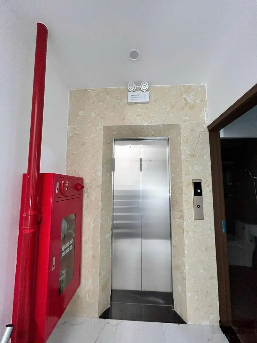 Nhà đẹp phố Khâm Thiên - căn hộ dịch vụ full đồ 6t thang máy - 11 p khép kín - lô góc - 15.3 tỷ