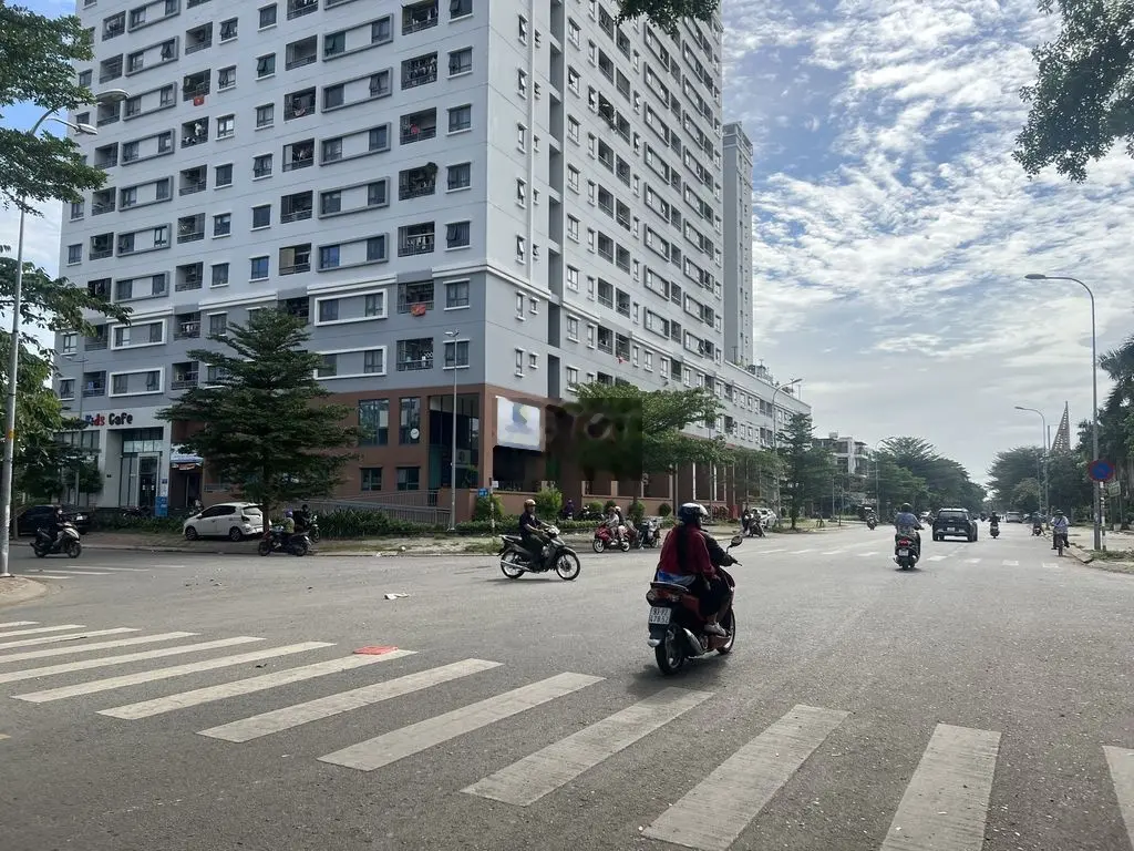Cần bán 490m2 full thổ cư, MT đường nhựa, view sông, giáp SG, ql 13.