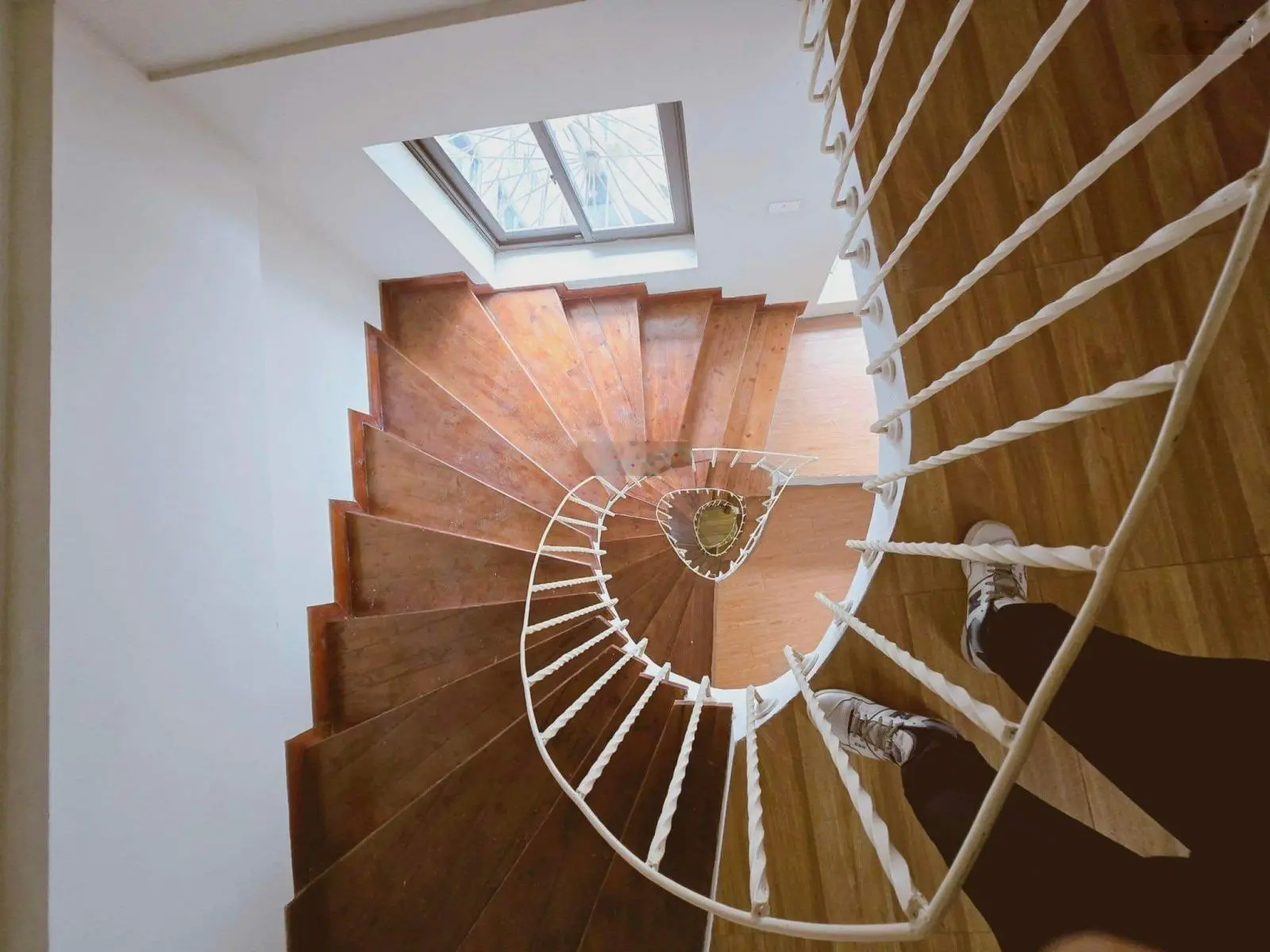Bán nhà riêng Ngọc Thụy 5 tầng xây chắc chắn, 62m2 an ninh dân trí cao nhỉnh 7 tỷ