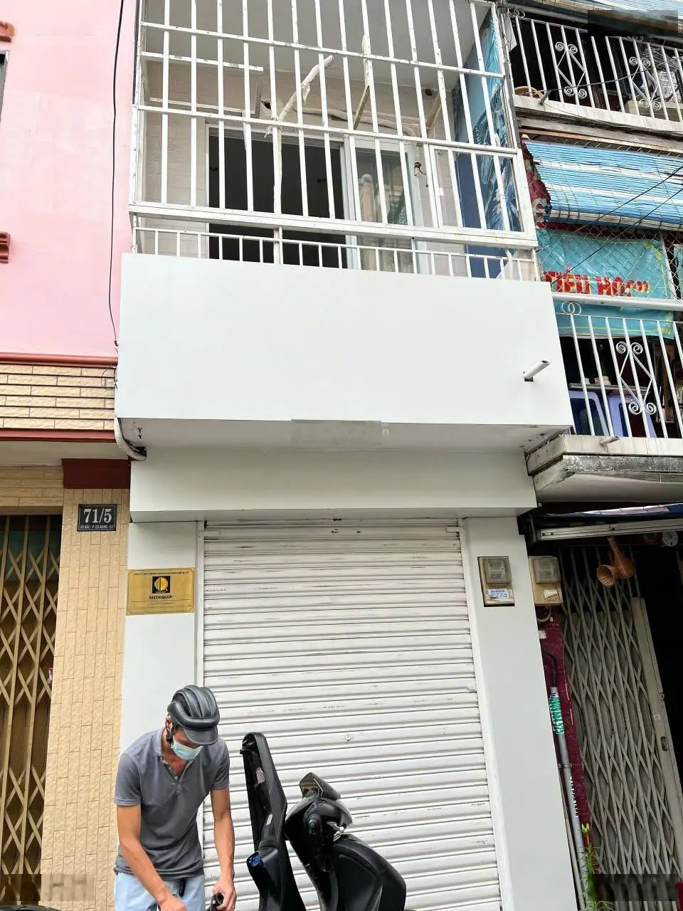 Cần bán nhanh nhà hẻm xe hơi quận 1. 18m2 đất. Hẻm lớn oto tránh nhau