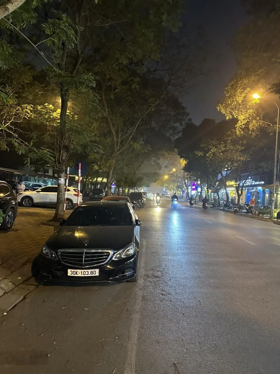 Hiếm! Nhà phố Nguyễn Thị Định - Cầu Giấy. DT 90m2, MT 11m. Giá 23,8 tỷ. Lô góc 3 thoáng, ô tô tránh
