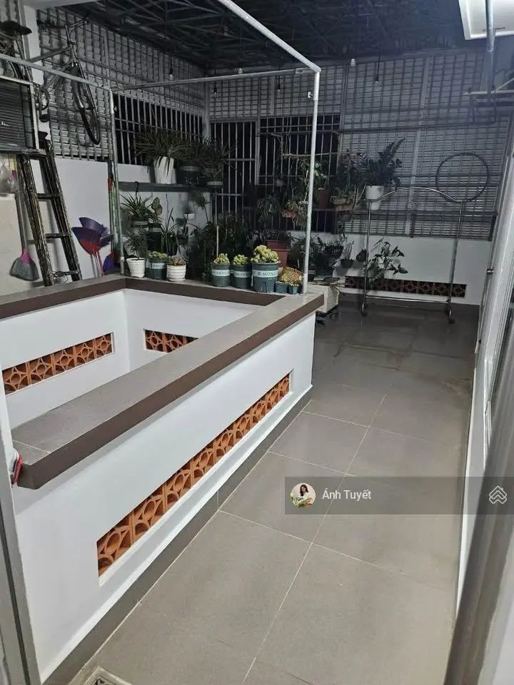 Chủ ngộp bớt giá 400 triệu nhà 1 trệt, 3 lầu chợ Bình Chánh SHR