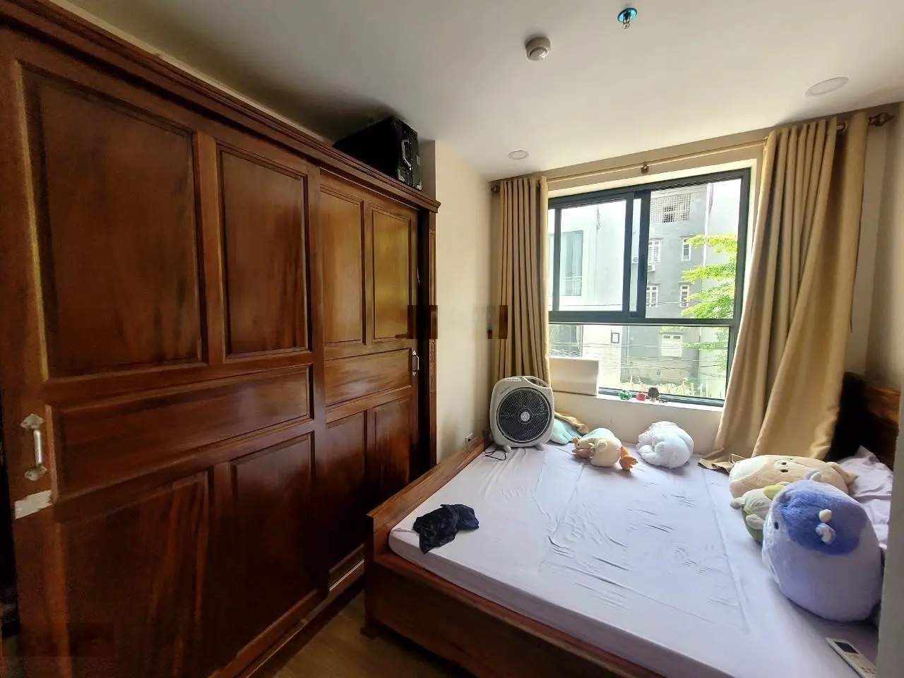 Chính chủ cần tiền muốn bán nhanh căn chung cư 1 phòng ngủ Royal Park