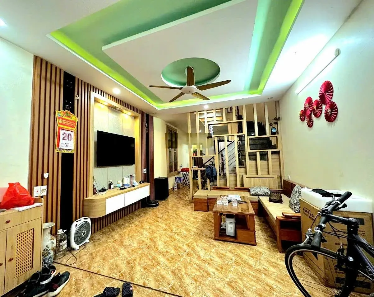 Nhà Trại Lẻ xây độc lập ô tô đỗ gần