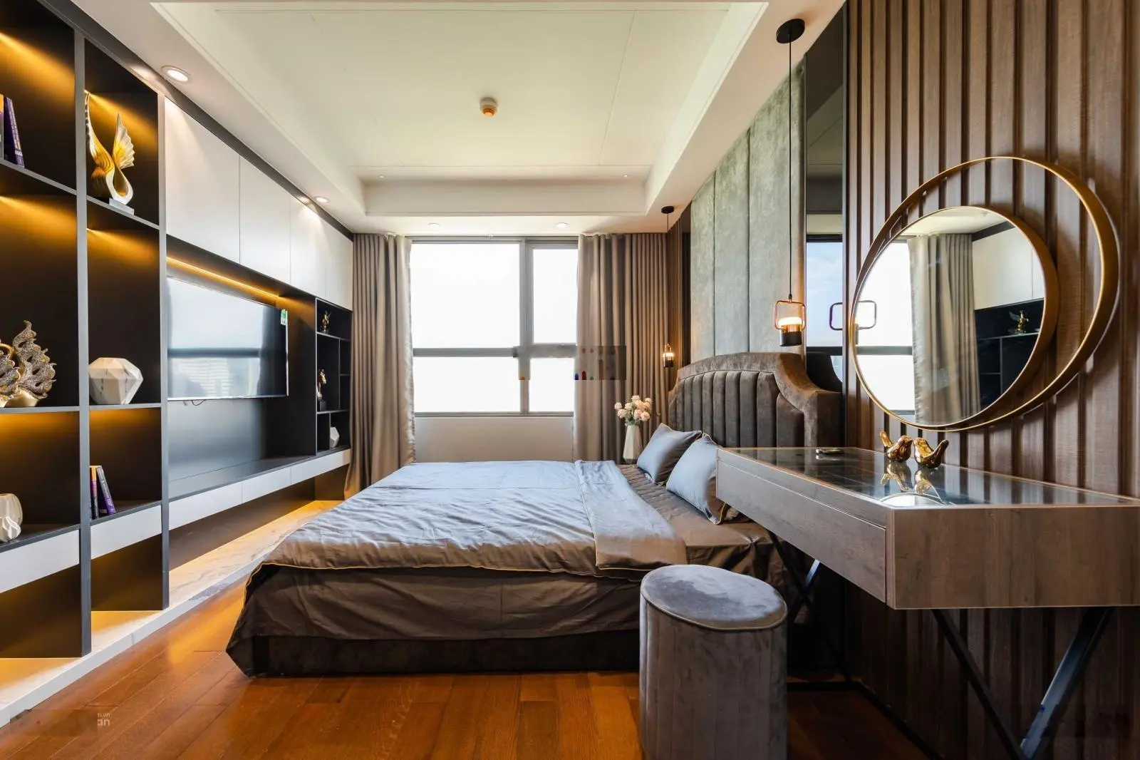Cần bán CHCC The Harmona, Q. Tân Bình, DT 81m2, 2PN, giá 4.4 tỷ. có sổ hồng. LH: 0902 369 ***