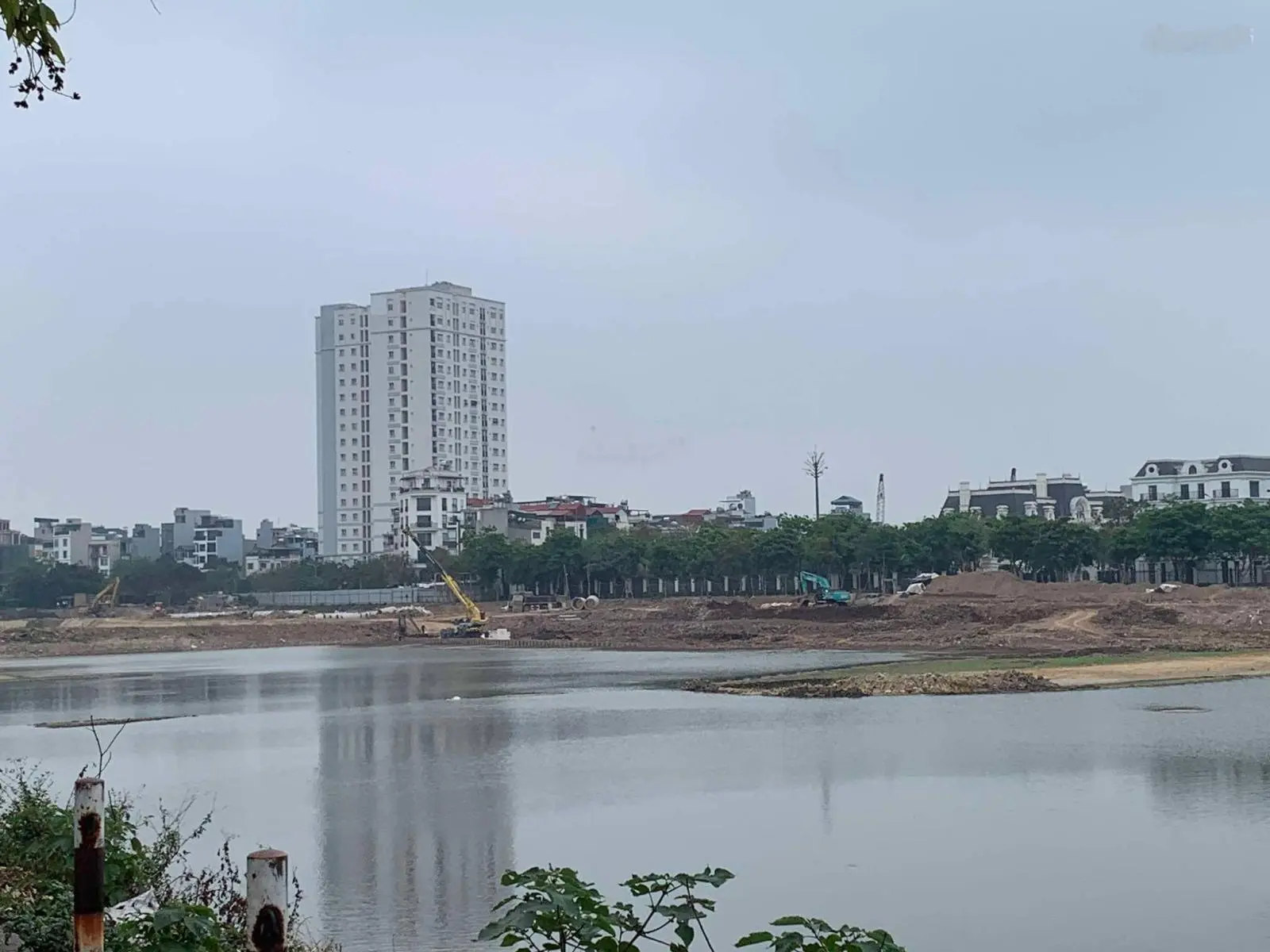Bán nhà riêng 2 mặt thoáng tại Ngọc Trì ô tô vào nhà gần hồ