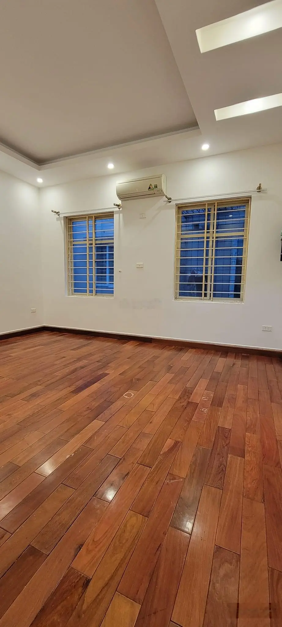 Bán nhà 4 tầng Liền Kề khu đô thị Văn Quán,Hà Đông,68m2,mặt tiền 4.7m,nội thất mê ly,ở ngay.