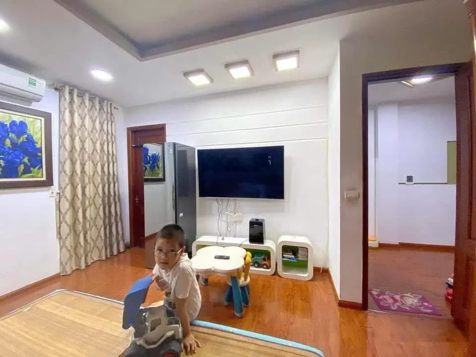 Phân lô Hoàng Cầu Đống Đa - đầy đủ công năng - gần ôtô - kinh doanh sầm uất 50m2/4T/5mMT 10tỷ có TL