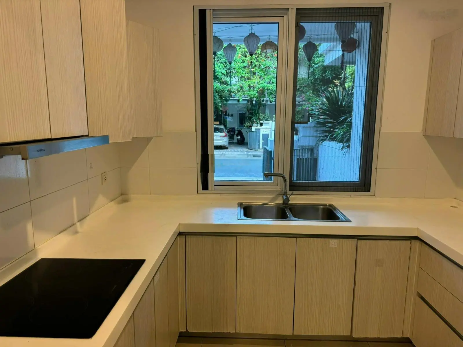 Cần bán gấp căn LK 120m2 sẵn sổ, có đồ tại ParkCity khu Compound siêu vip