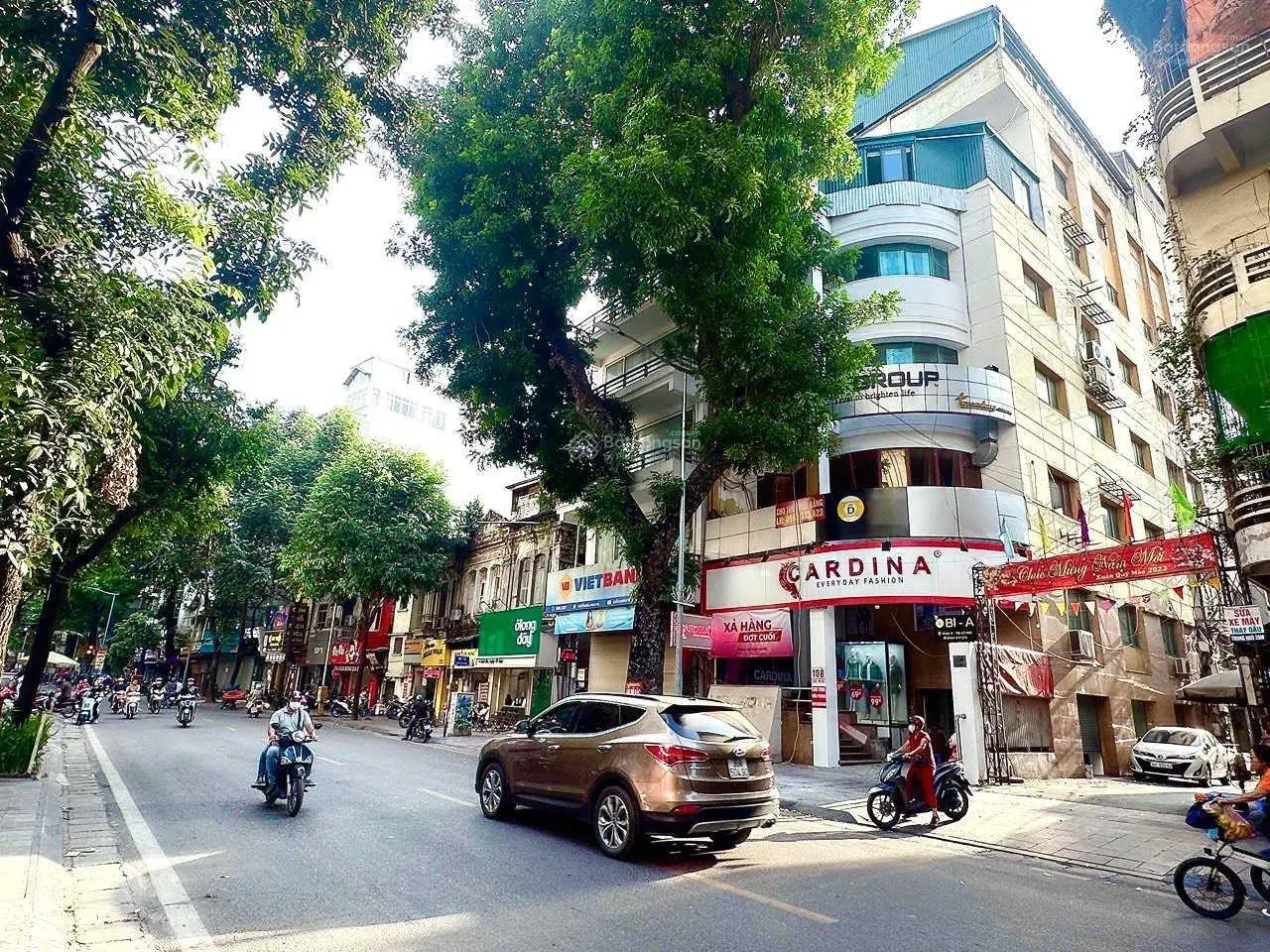 Chính chủ - tòa nhà 8 tầng mặt phố Lò Đúc. Căn góc 230m2, tương lai 2 mặt phố. Dòng tiền 2.6 tỷ/năm