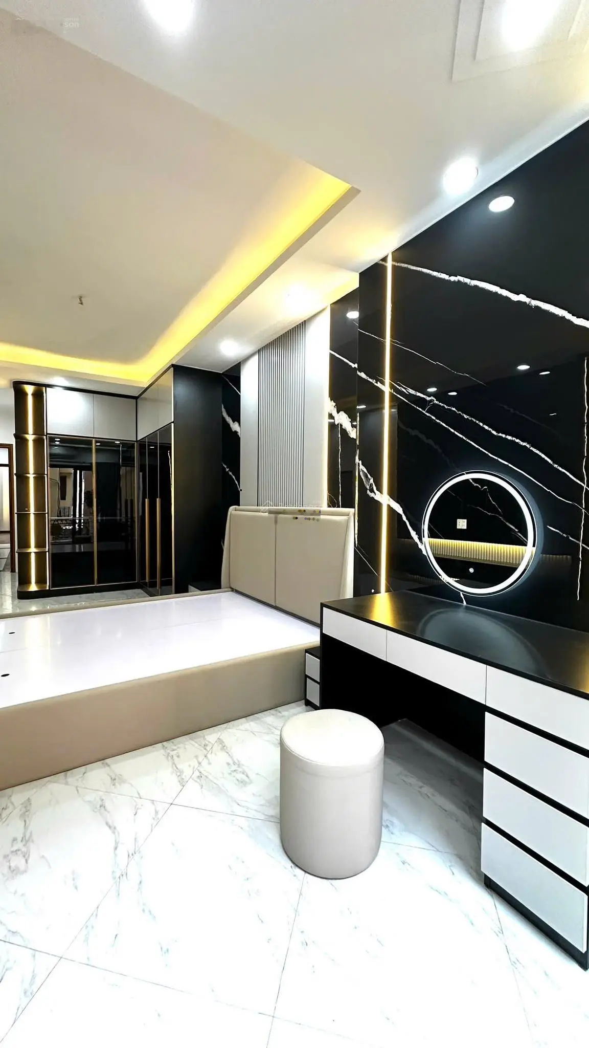 Phá giá thị trường!phố Thái Thịnh, gara ô tô, mặt tiền rộng, cơ hội cực tốt với DT căn nhà gần 80m2