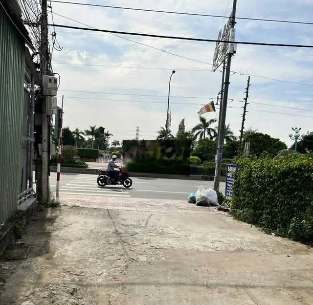 Bán đất gấp chỉ 960 tr, 100% thổ 126 m2 đất P5, Tân An,QL 1A vô 100m