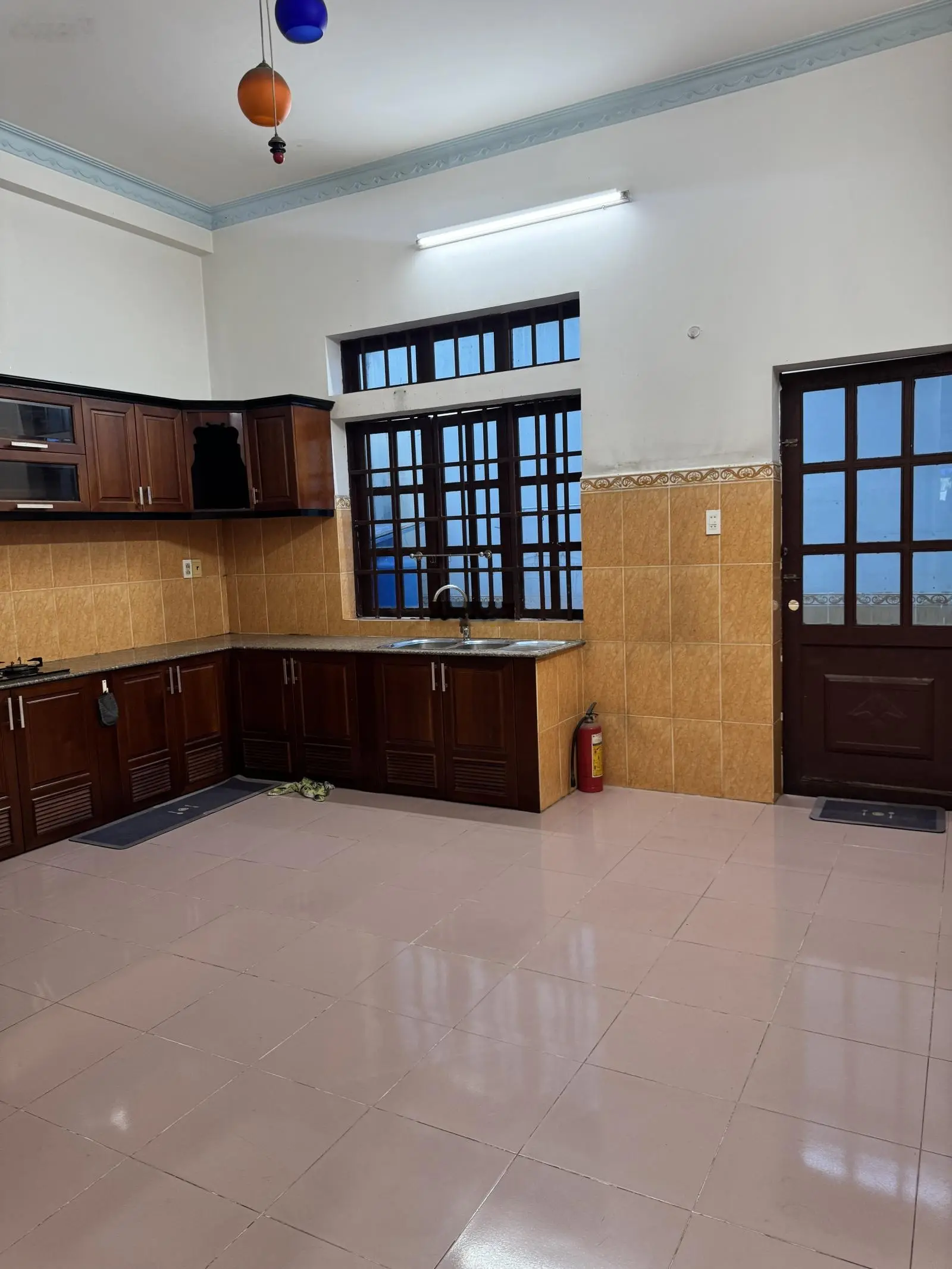 Chính chủ gửi bán căn nhà mặt tiền đường 49 phường bình trưng đông Q2. Tp thủ Đức