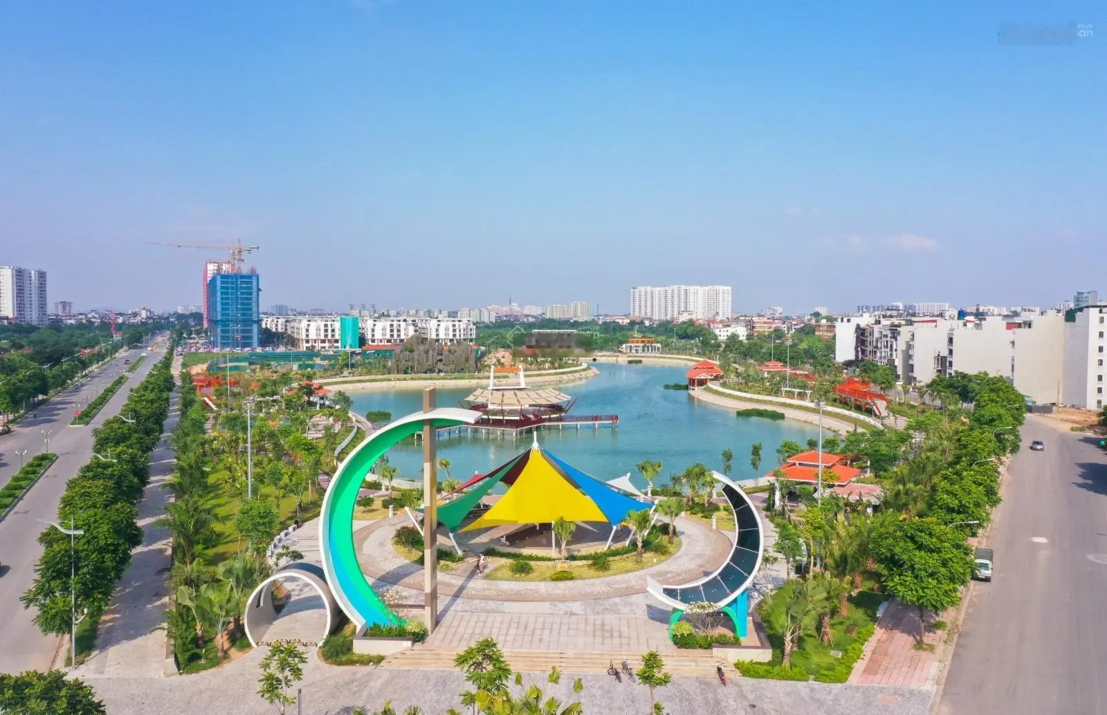 Em chính chủ cần bán nhanh 78m2 (2PN + 2VS) - giá 4,9x tỷ - Bc Đông Nam - view hồ cực đẹp