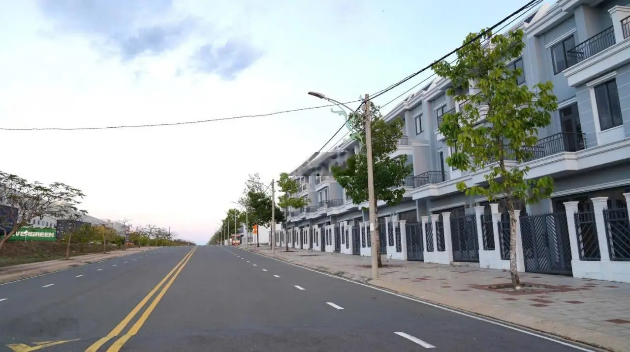 Bán nhà mặt phố đẹp tại Xã Tiến Hưng, Đồng Xoài, Bình Phước, 1,2 tỷ, 130m2