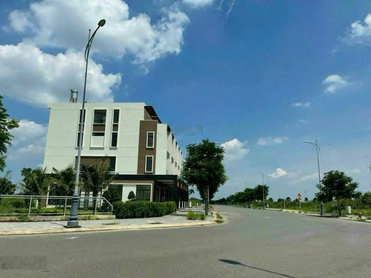Bán lỗ 1 tỷ đất nền sổ đỏ Biên Hòa New City sân golf Long Thành giá chỉ 1,53tỷ/100m2 LH: 0908 207 ***