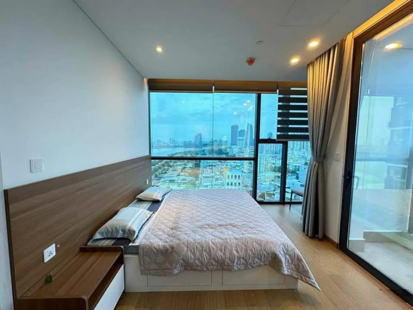 Duy Nhất căn 2PN Sam Towers View Sông - DT 70m2 - Giá gốc CĐT - Ngân hàng hỗ trợ vay 85%