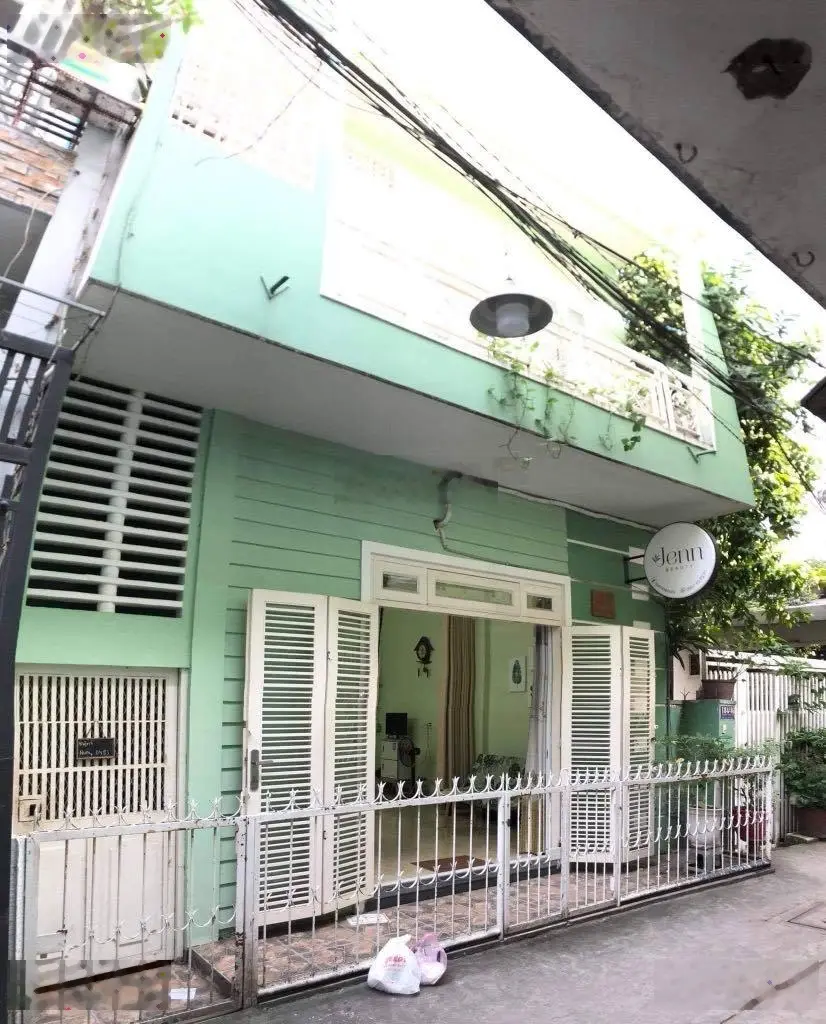 Bán nhà riêng tại Phạm Văn Hai, 8,2 tỷ, 63m2, giá siêu hời, đẹp, nhiều tiện ích