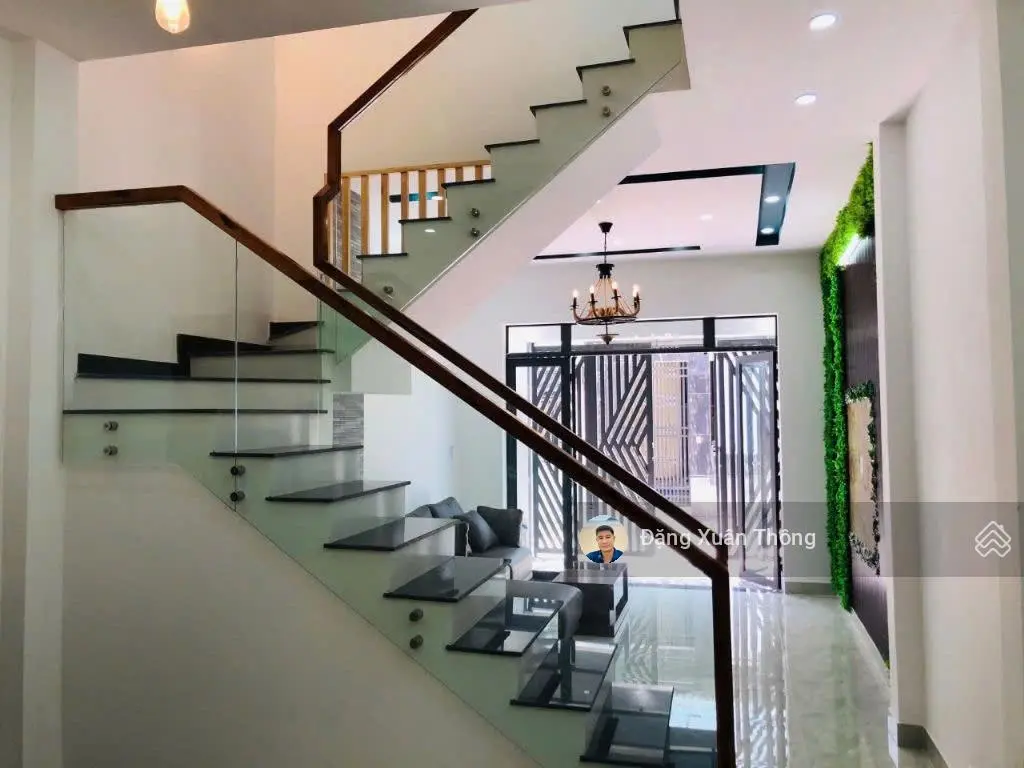 Bán nhà 1 trệt 3 lầu Lò Lu, Quận 9. Diện tích sử dụng 145m2, 4 PN 4WC, sân thượng, giá 5,27 tỷ TL