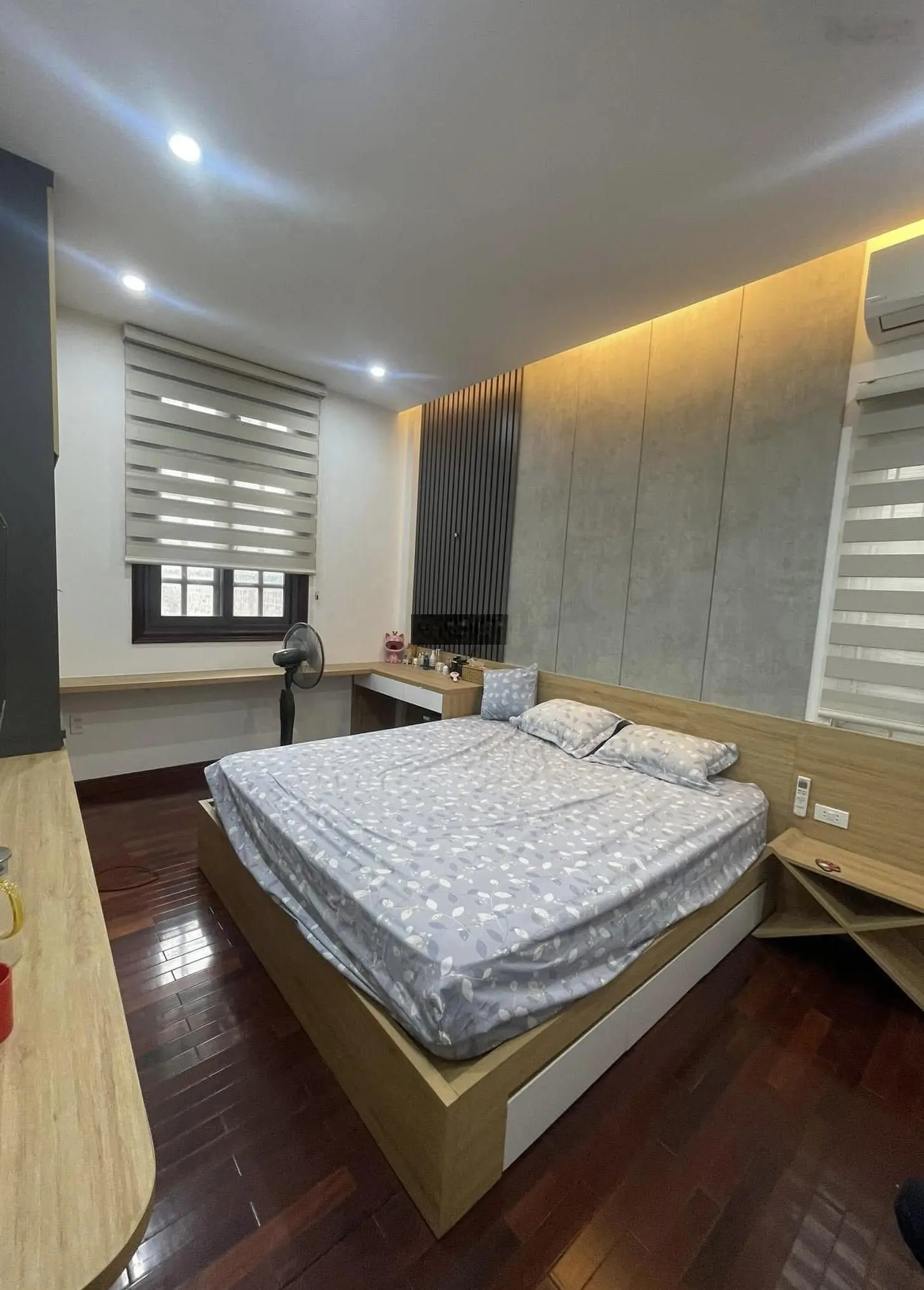 Bán nhà Trung Hoà, 2 mặt thoáng, vỉa hè ô tô dừng đỗ,kinh doanh tốt, cho thuê 1 tỷ/ năm.