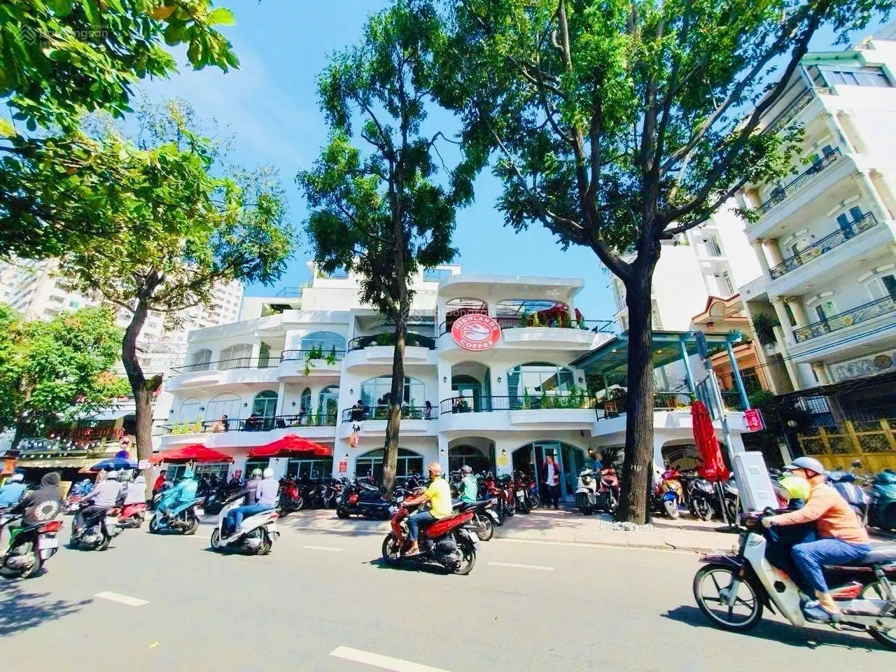 Bán góc 3 mặt tiền quán Highlands Coffee 964 Trường Sa, Phường 13, Quận 3