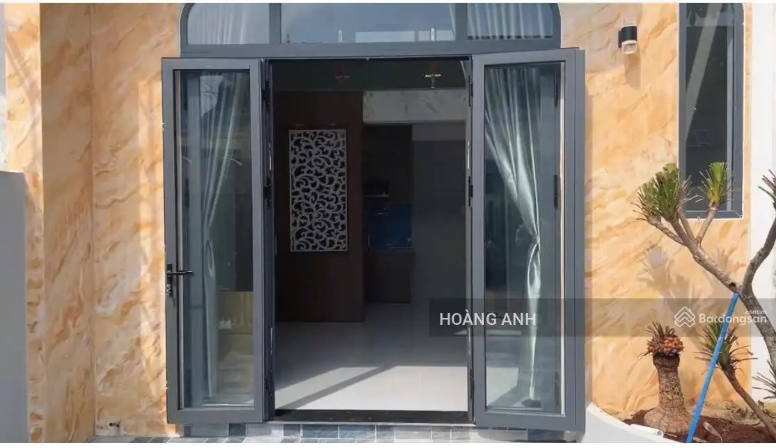 Cần bán căn nhà 1 trệt 1 lầu trung tâm thị xã trảng bàng giá 1 tỷ 525 shr