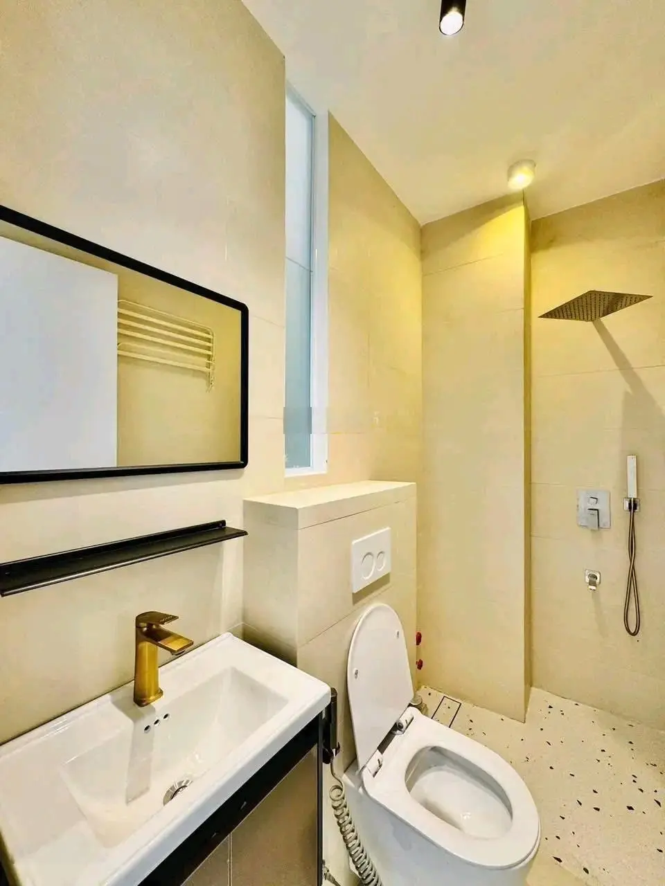 cần bán căn nhà giá tốt đường Nguyễn Thiện Thuật - P.3 - Q.3, đang cho thuê 30tr, giá 4tỷ520/78,6m2