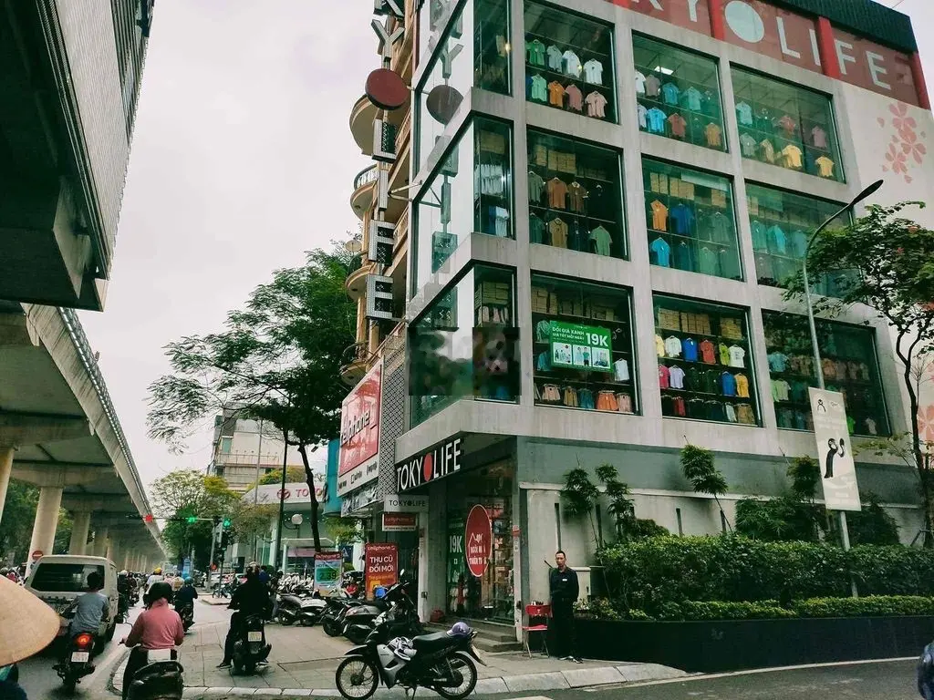 TÔI BÁN NHÀ MẶT PHỐ HOÀNG CẦU TRẦN QUANG DIỆU 110m2 8 Tầng thang máy