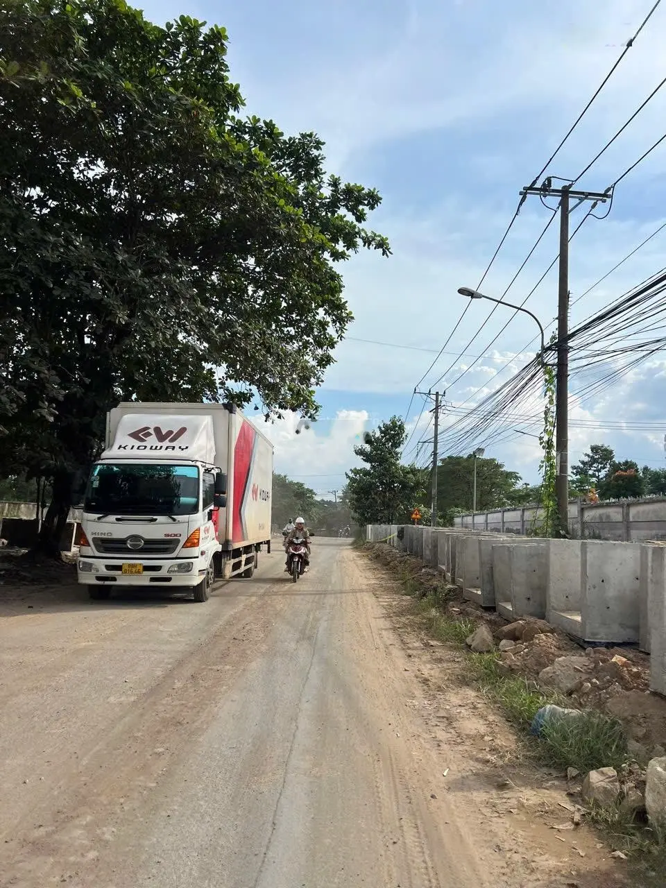 Bán lô đất đẹp mặt tiền đường thống nhất sát xa lộ hà nội đối diện bến xe miền đông mới tp dĩ an