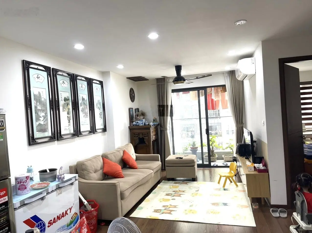 Gia đình tôi cần bán gấp căn 2n 69,9m2 toà t4 thăng long capital hướng đông giá chỉ nhỉnh 3 tỷ