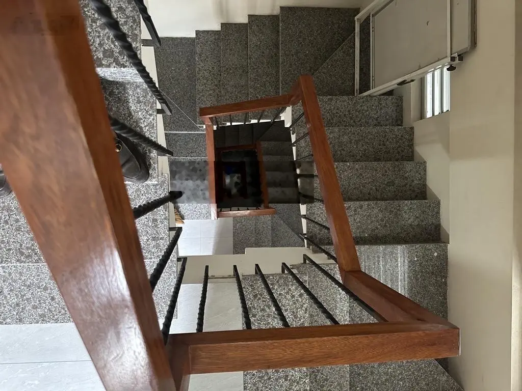 Bán nhà Phạm Tuấn Tài - TT Cầu Giấy - ô tô tránh nhau. Thang máy - DT 52m2 7 tầng. MT 5m, 27 tỷ