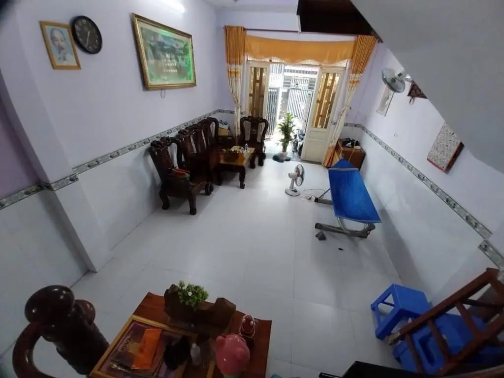 Bán nhà Đông Thạnh Hóc Môn 60m2 (4x15), 1 trệt 1 lầu, hẻm xe hơi thông thoáng, giá chỉ 3,8 tỷ
