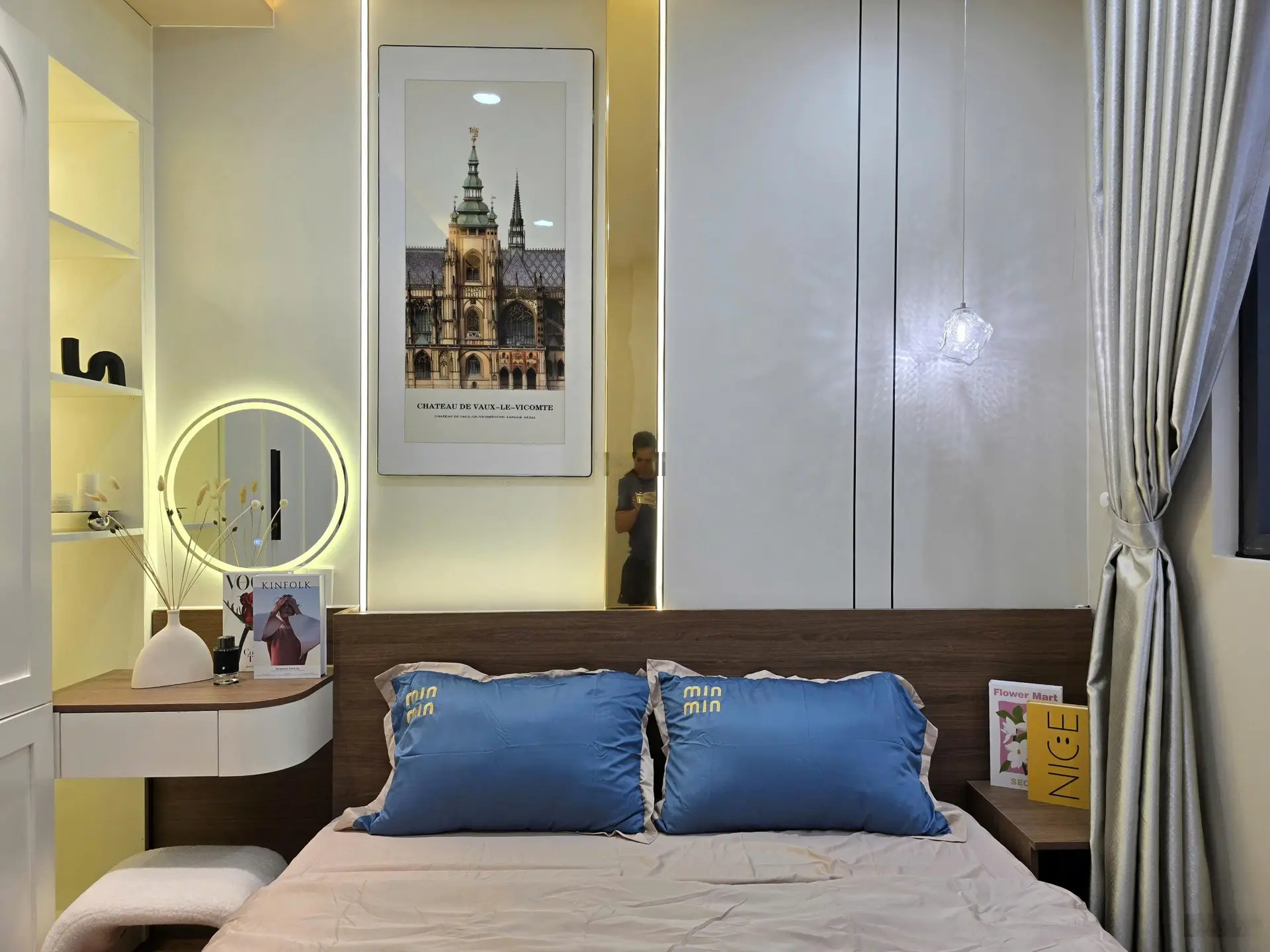 Bán gấp siêu phẩm nhà phố 5PN, tặng full nội thất, vị trí đẹp, đang cho thuê 22tr/tháng