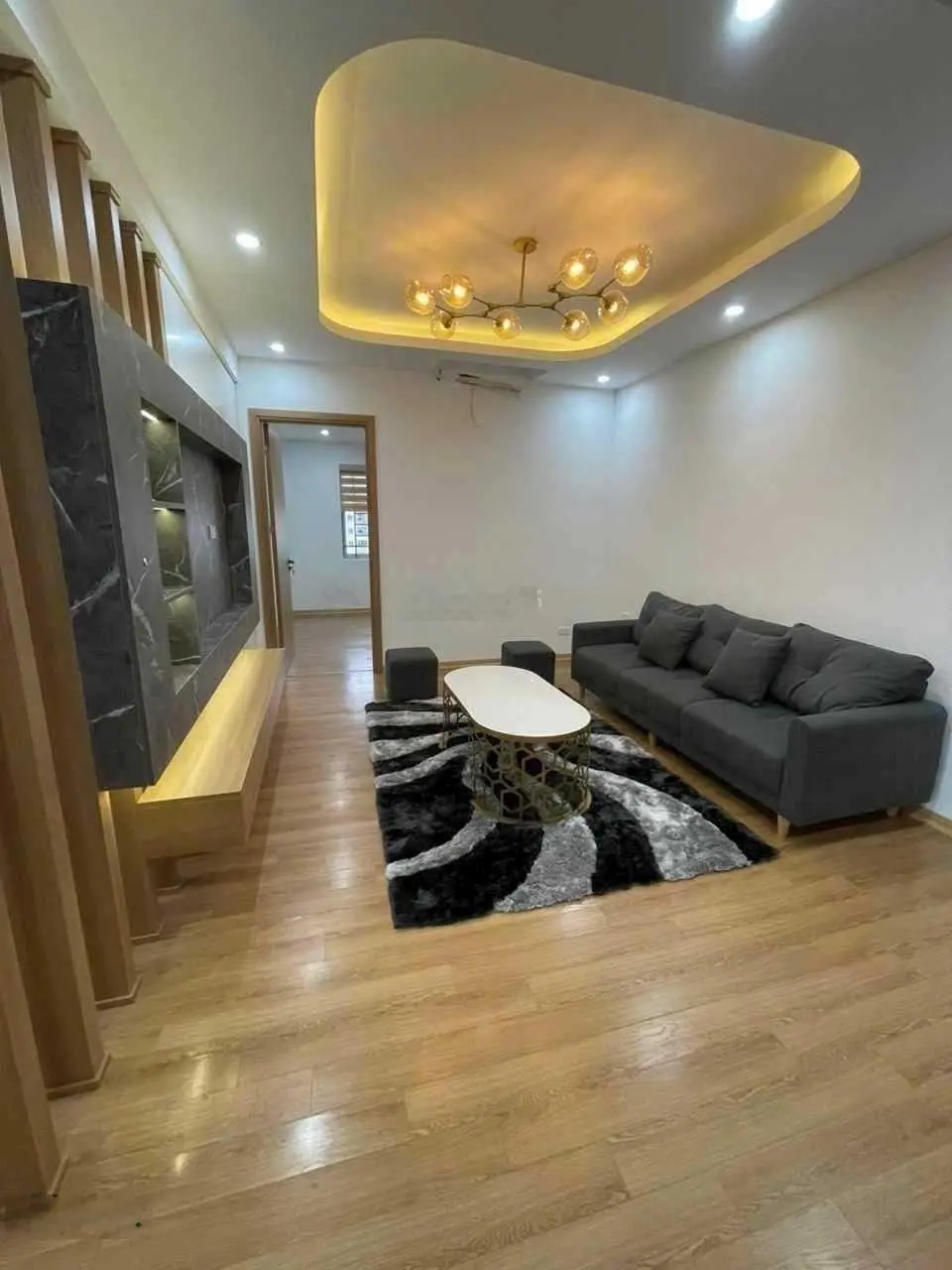 Em cần bán căn hộ Nơ1B Bán đảo Linh Đàm. DT 73m2 2PN 2VS. LH 0986 341 ***