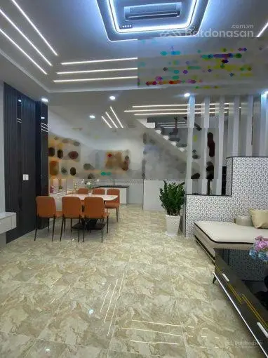 Bán gấp nhà Bùi Minh Trực, Q8 40m2, gần siêu thị, công viên, SHR, HXH. LH 0922811690 Ngân