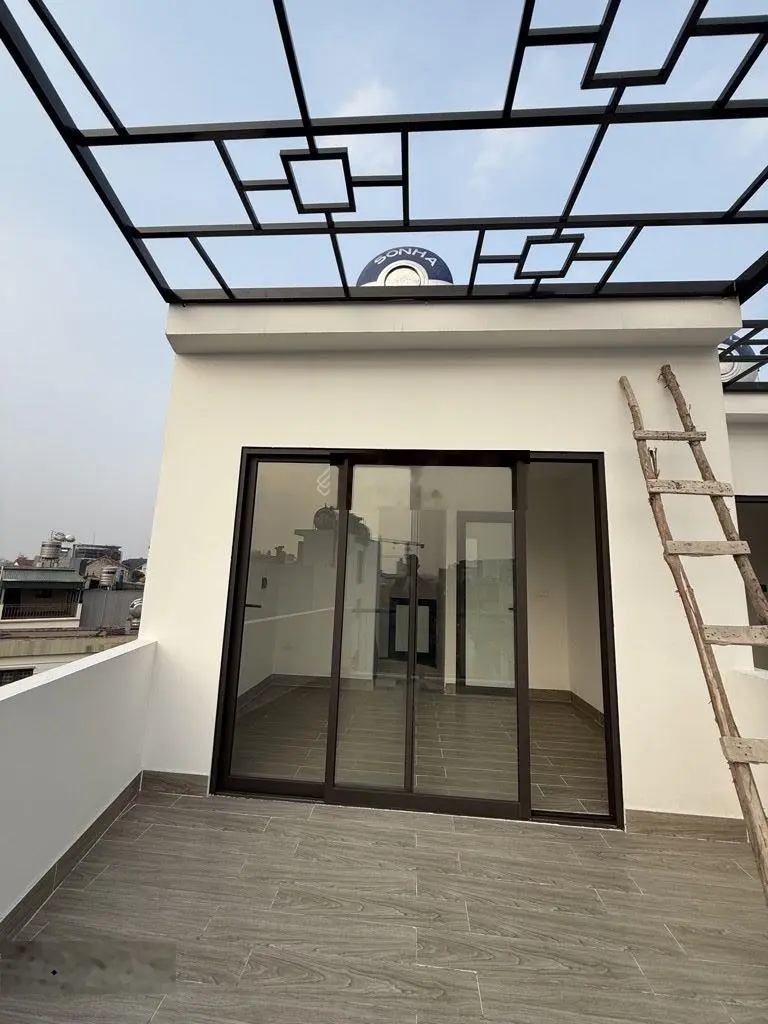 GIẢM SỐC 300 TRIỆU Nhà mới phố Tư Đình, Long Biên 33m2 Ô tô đỗ cổng giá chỉ còn 5.48 tỷ