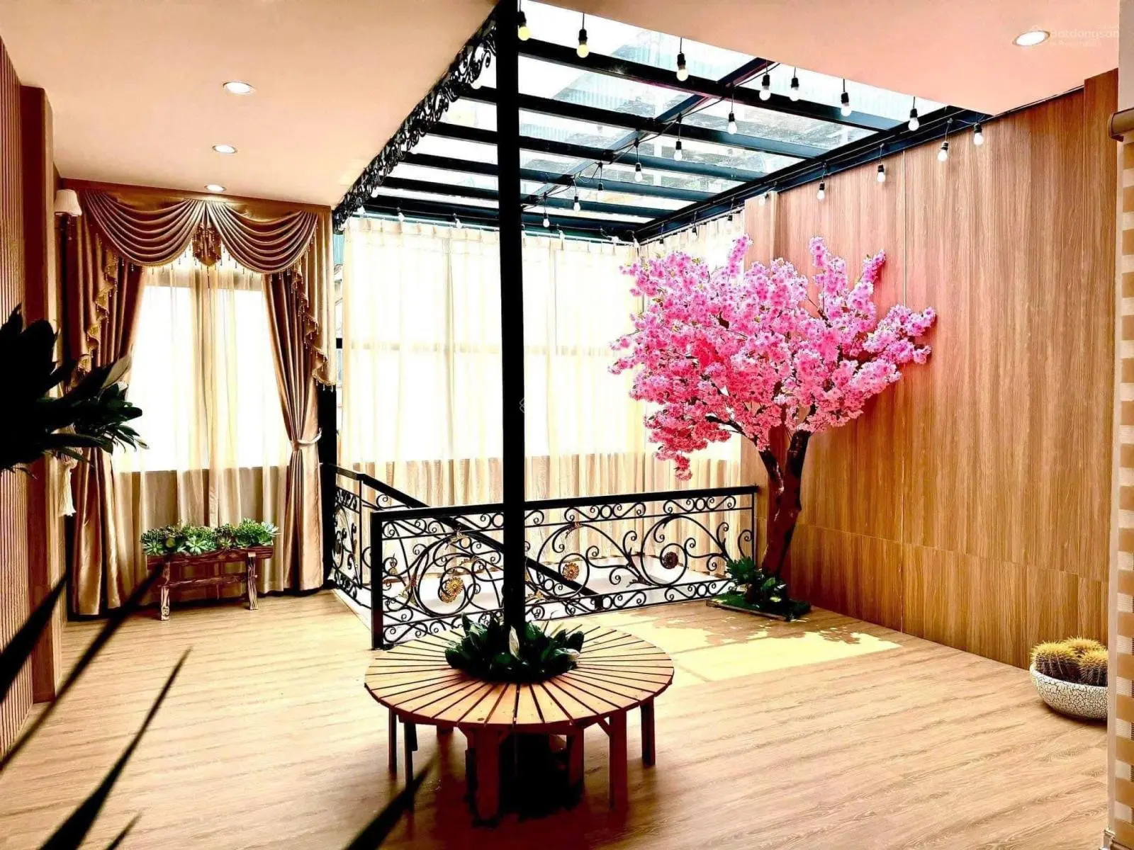Đặng Tiến Đông! Cung điện lộng lẫy, sát phố, full nội thất tiền tỷ. 45m2 x 5.5 tầng