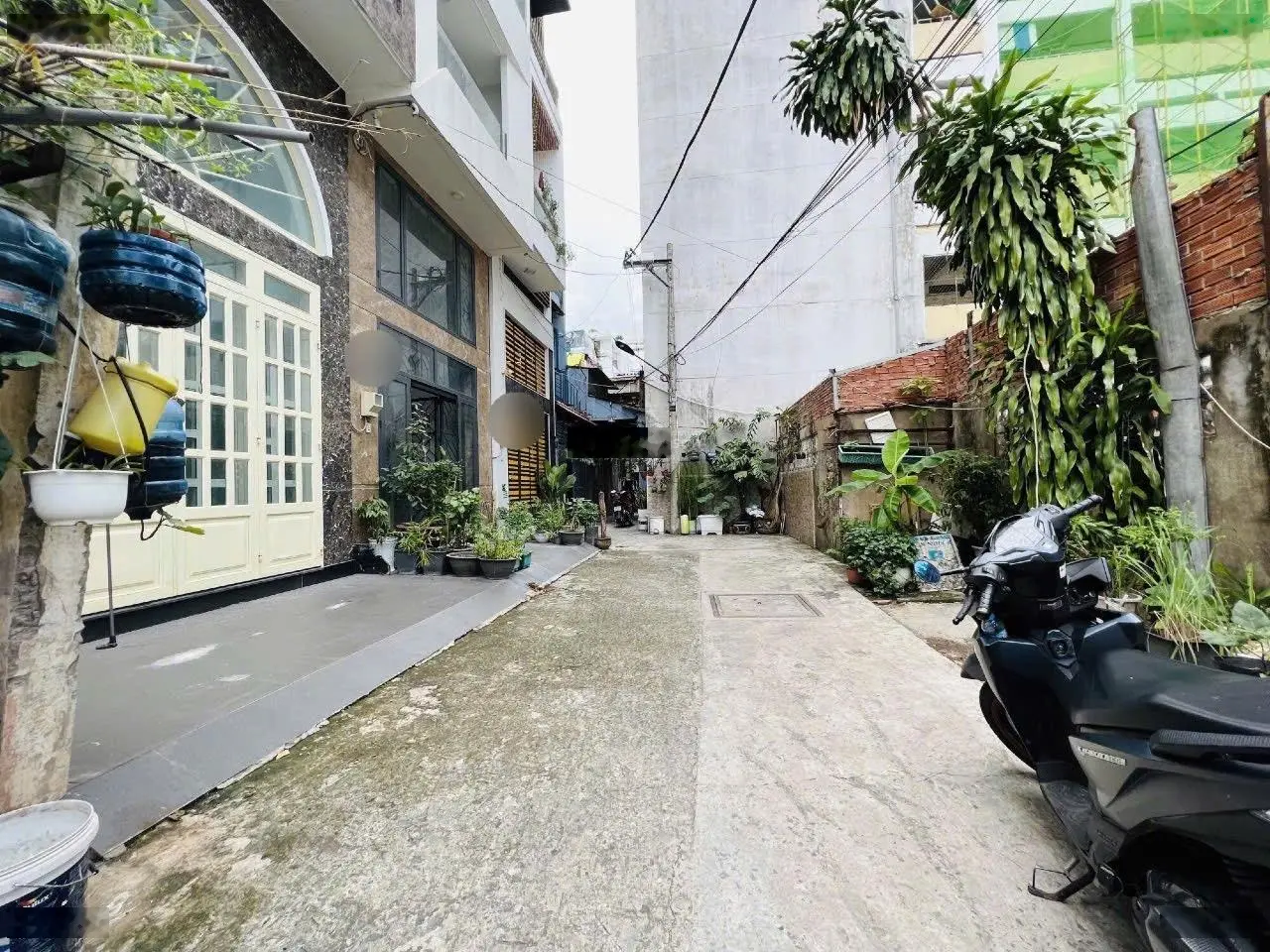 Xe hơi ngủ nhà - khu vip thành thái -q10 - 4x15m - 4 tầng-vừa ở vừa kinh doanh - sát mặt tiền đường