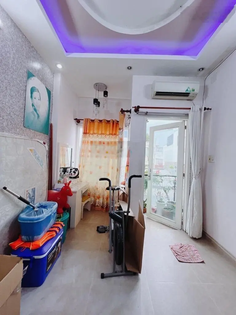 Bán nhà Tôn Đản, Quận 4, 5 tầng, 35m2, giá: 5,9 tỷ