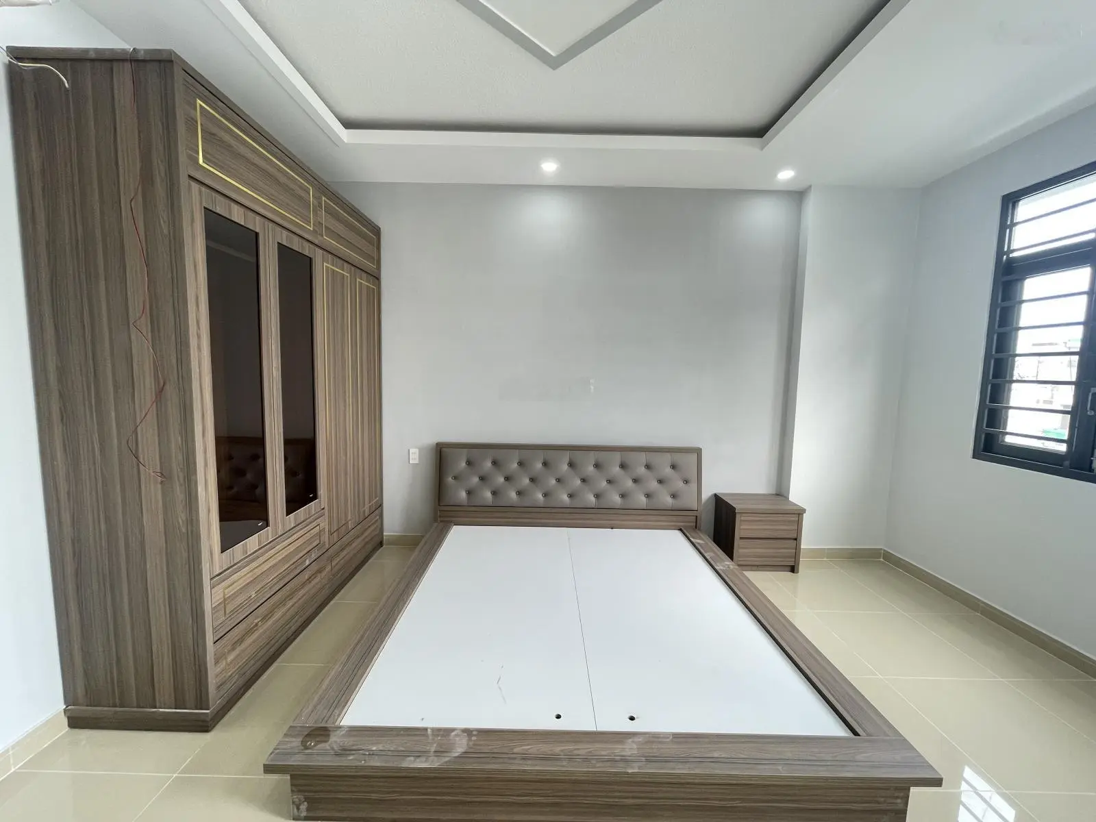 Nhà hiện đại đối diện Giga Mall - Đường thông, ô tô vào tận nhà, nội thất đầy đủ. đầy đủ công năng