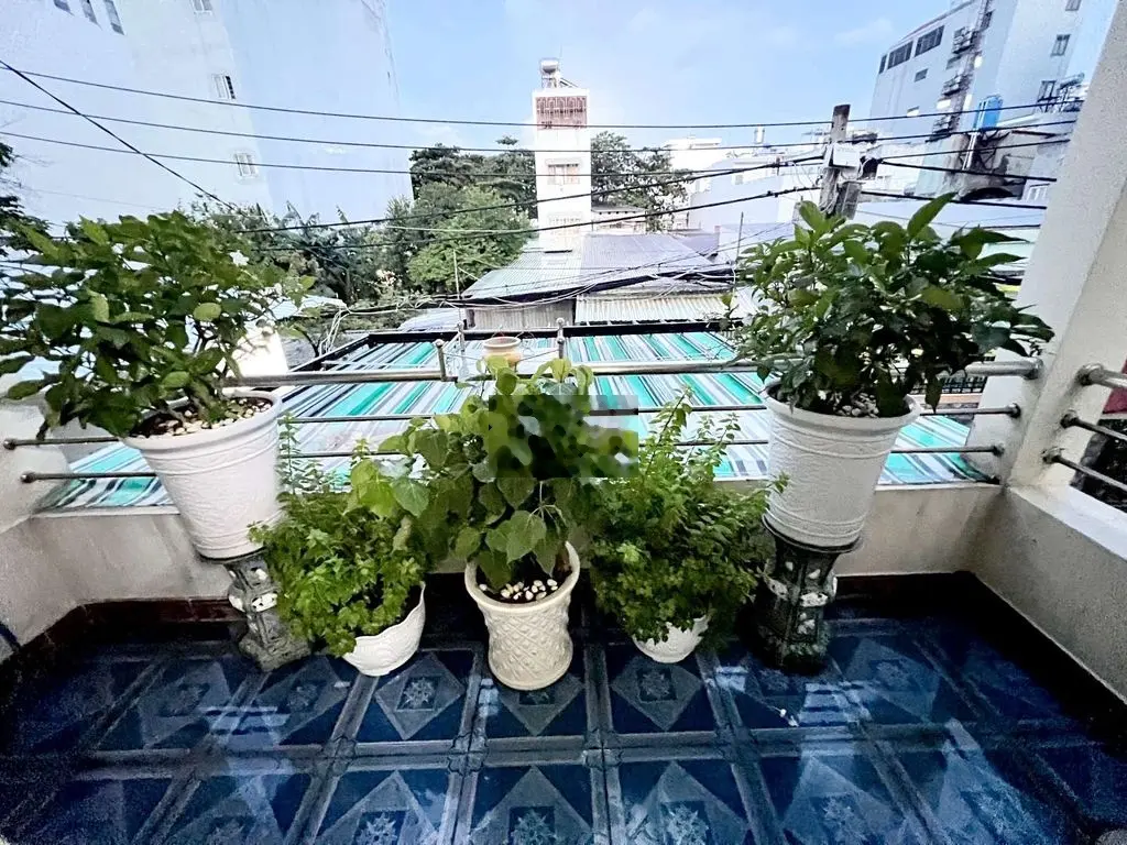 Bán nhà mặt tiền Tân Phú 62m2 2 tầng chỉ 5.x tỉ