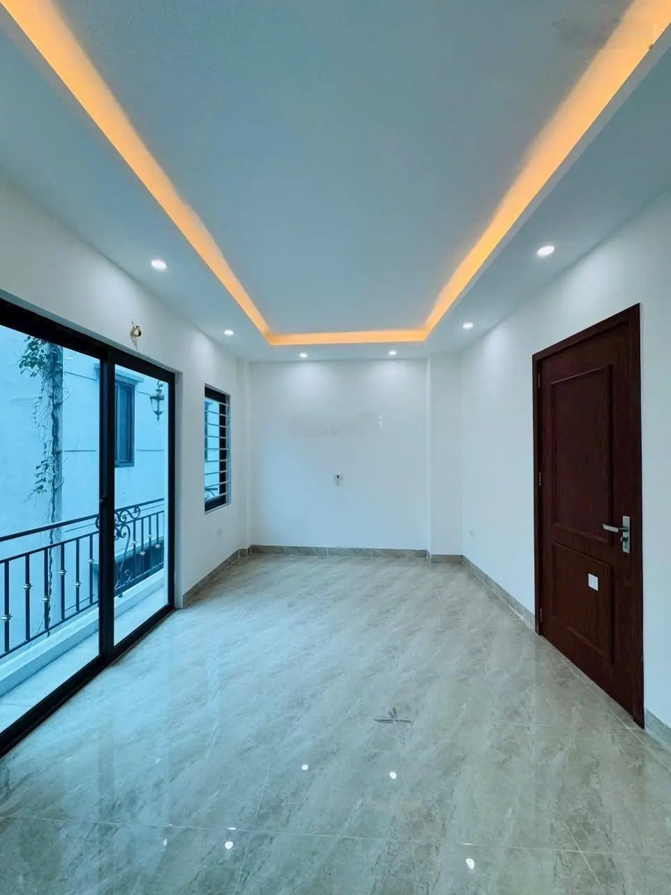 Bán nhà Dân xây ở 136 Cầu Diễn cuối Văn Tiến Dũng 38m 5 tầng ô tô con đỗ cửa