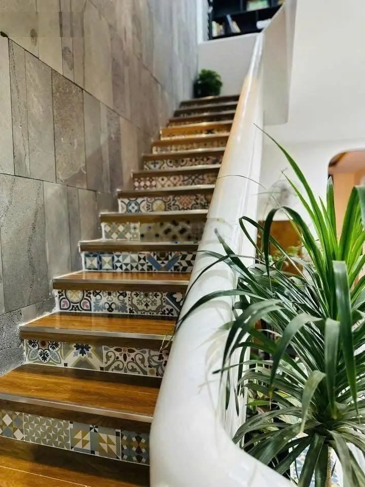 Nhà hẻm 4m mặt tiền hẻm cách chợ vài bước chân giá 4ty450, 65m2, đường Phạm Văn Hai, quận Tân Bình