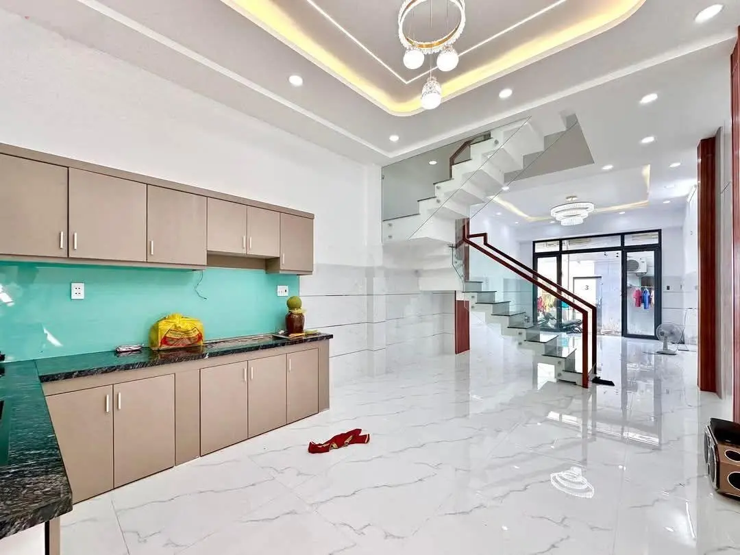 Nhà mới hẻm xe hơi, sát với Tên Lửa, vị trí đẹp về ở ngay