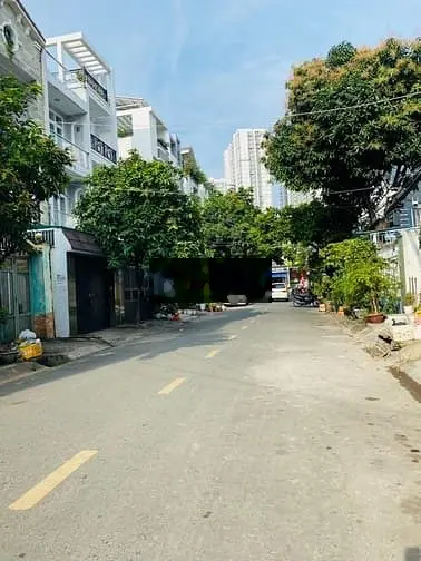 Nhà đẹp mtnb cư xá d - 4x18,5m 3 tầng sát mt bình phú lý chiêu hoàng