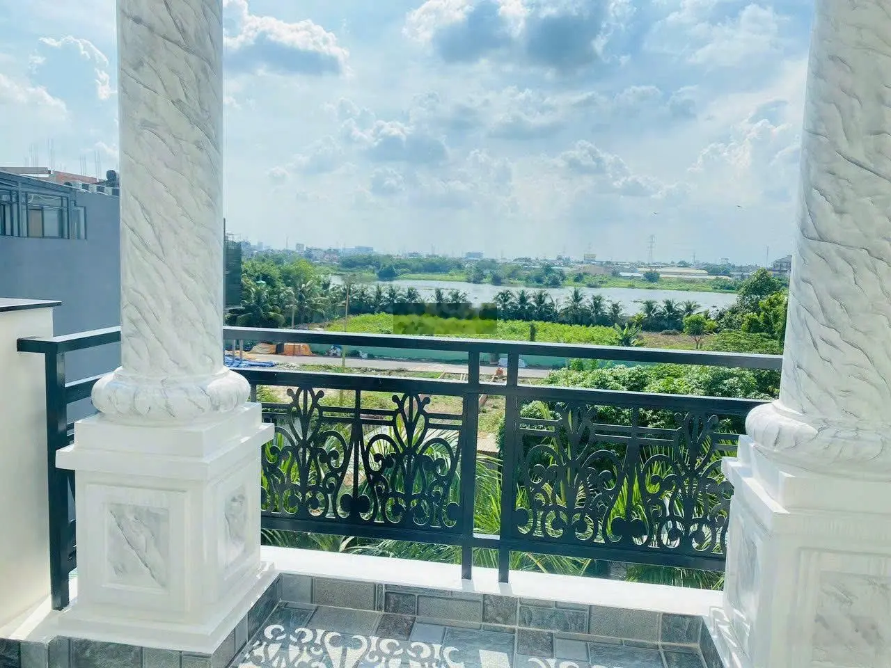 Nhà đẹp 3lầu ven sông Sài Gòn nở hậu 4,8x15m, giá từ 7,6 tỷ (SHR - đường 8m)