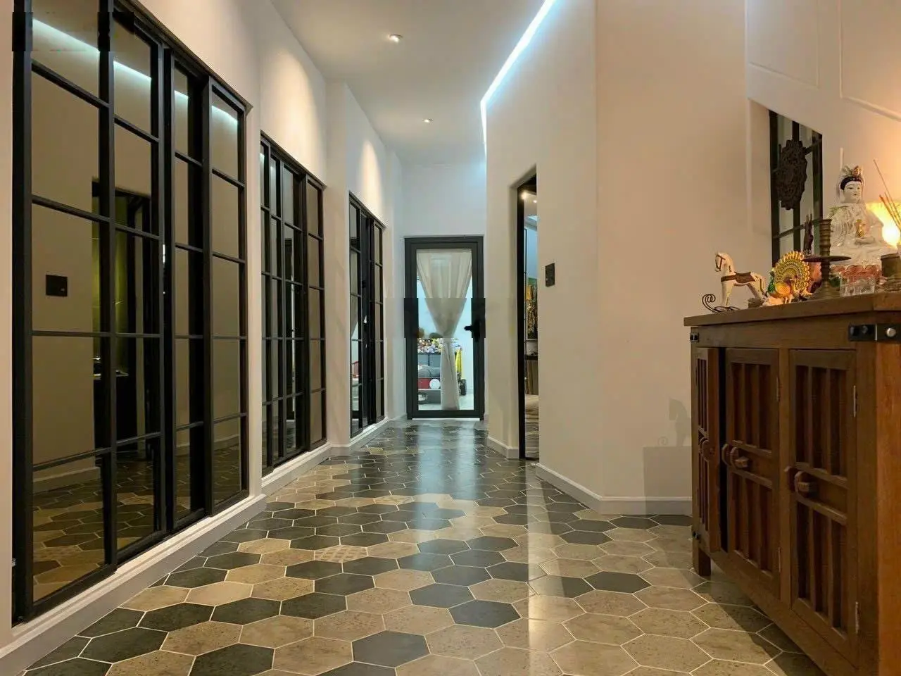 Thu nhập 130tr/th ! chdv cao cấp 6 tầng gần sân bay - 125m2 ngang gần 5m sát mặt tiền - chỉ 25.x tỷ