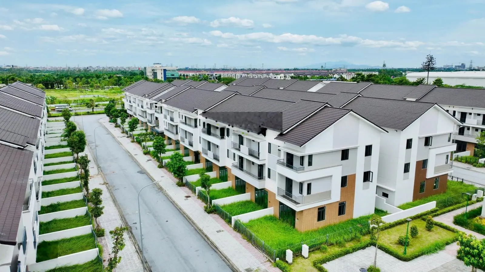 Bán shophouse hàng hiếm tại Centa Riverside, 11,05 tỷ, 120m2, 4PN, 4WC