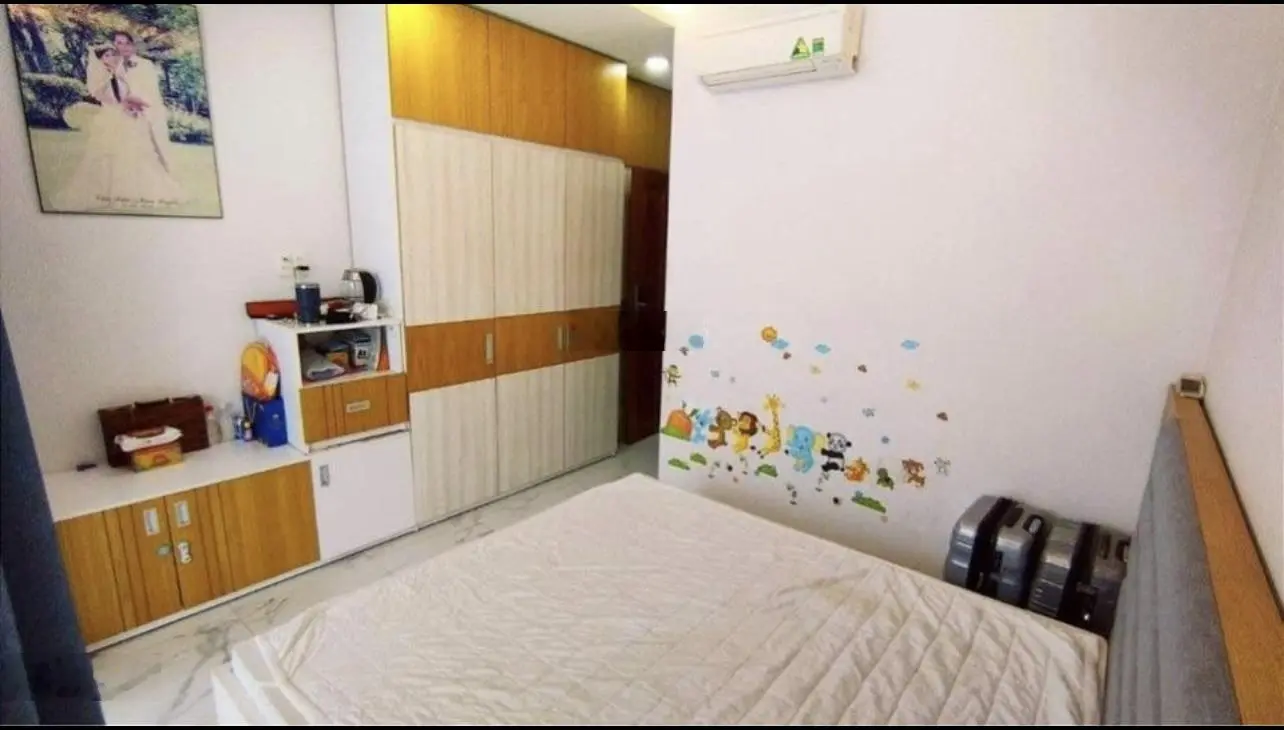 Giảm 600 tr bán nhanh nhà Nguyễn Văn Giai,Q1. Giá:4,28tỷ/66m2(4x16,5m).Gần chợ Đa Kao.Đang cho thuê