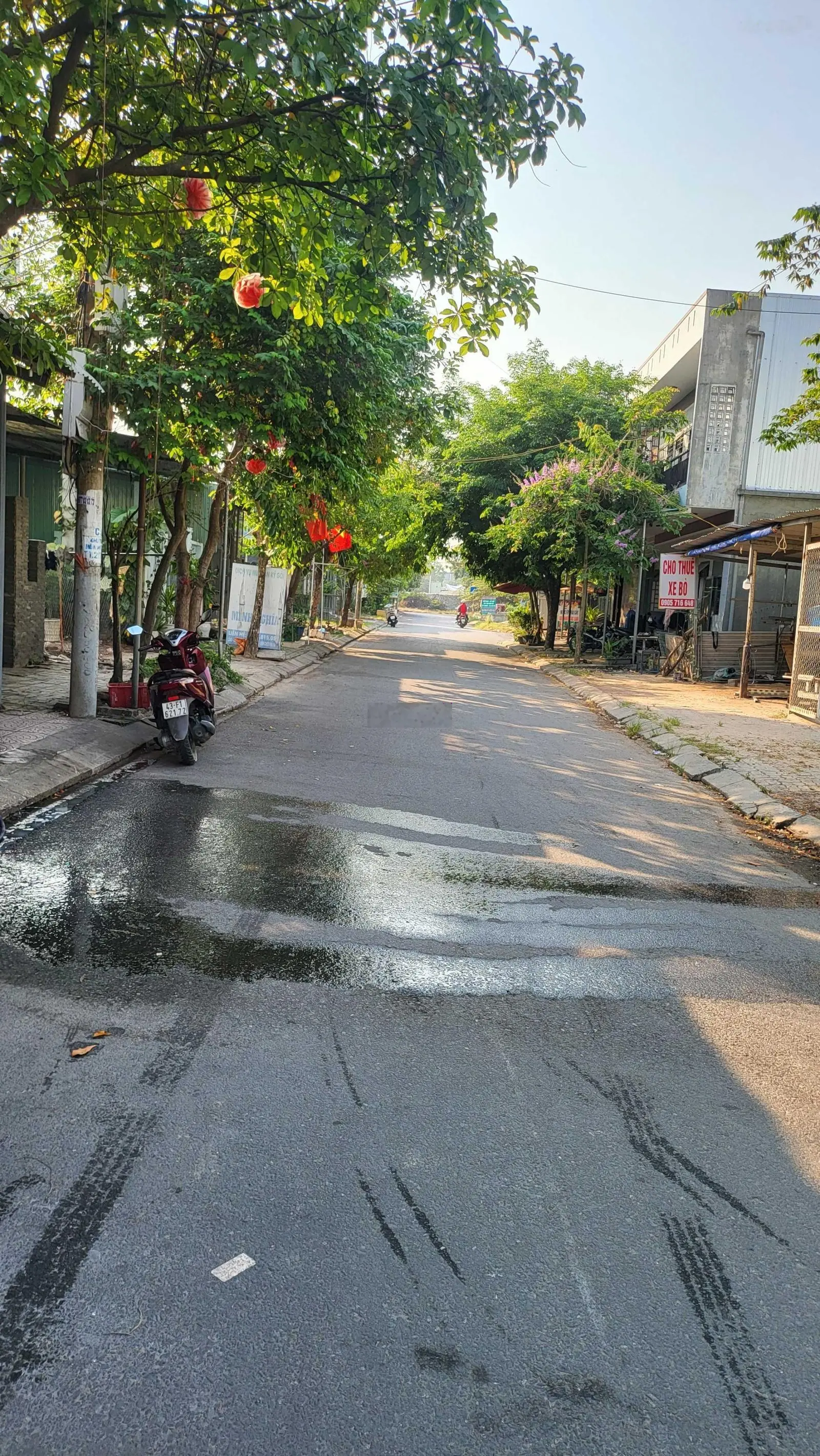 Nhà trọ 5 phòng đang cho thuê. Diện tích 100m2. Sát khu công nghiệp